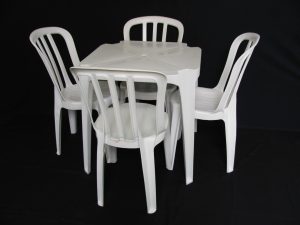 Jogo de mesa plástica.jpg