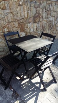 Jogo de mesa de madeira.jpg &nbsp;